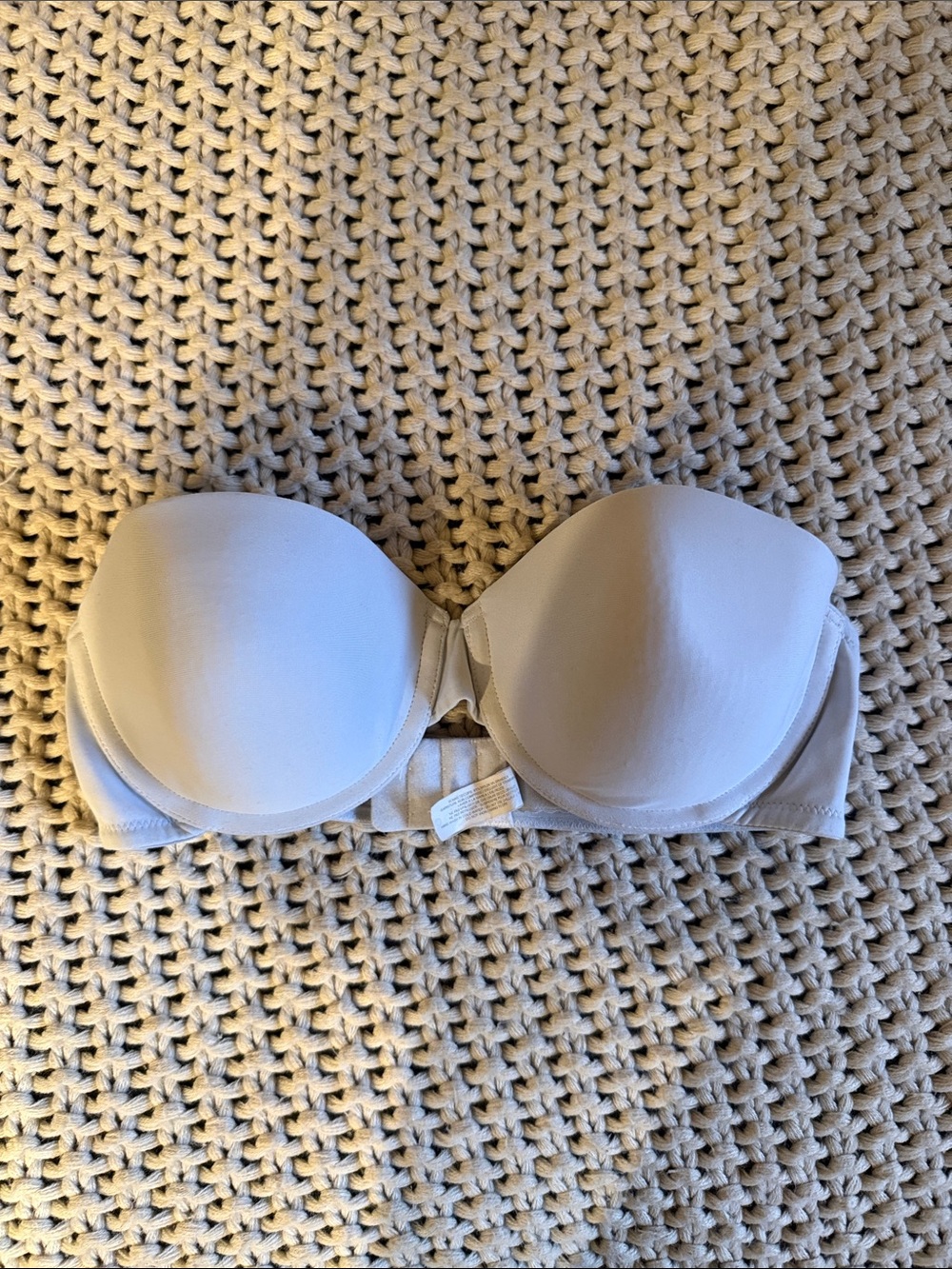Strapless T-Shirt Bra in White - Women's Intimates